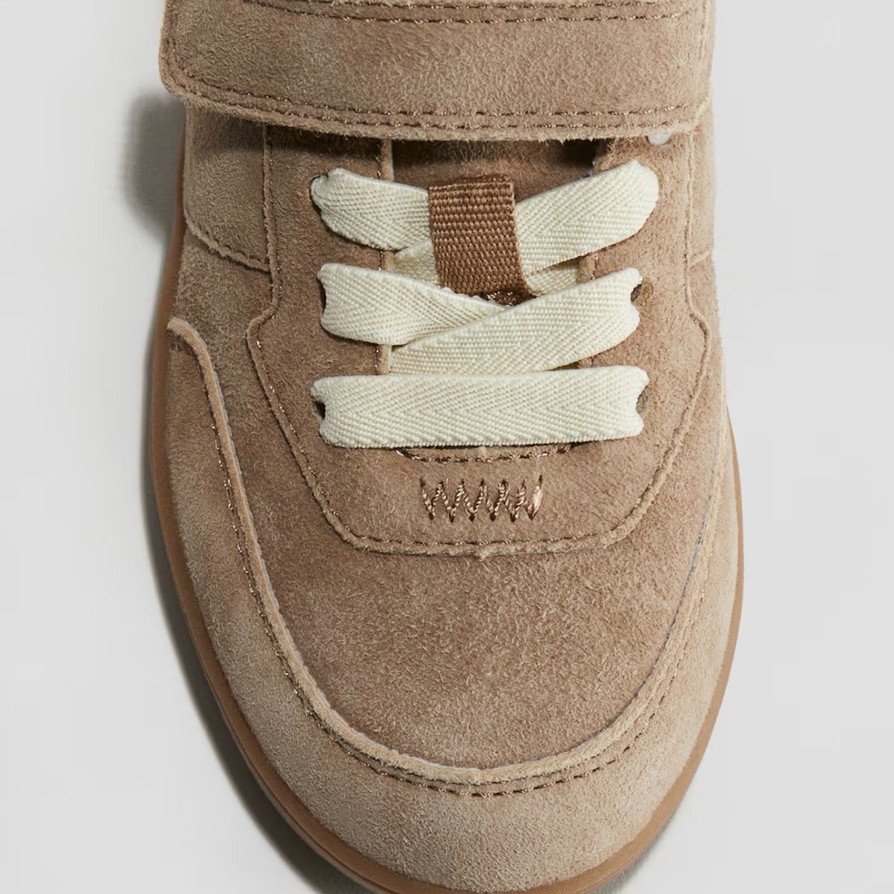 H&M Adorables boys beige sneakers - NWT - Picture 5 of 10